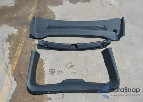 2023 Tesla Model Y Awd/Long Range Dual Motor All-Wheel Drive from USA, damaged, VIN 7SAYGDEE5PA177066